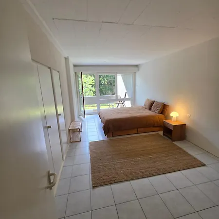 Grand Complet De 188m2 En Plein Centre De *