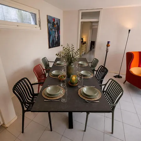 Grand Complet De 188m2 En Plein Centre De Appartement *